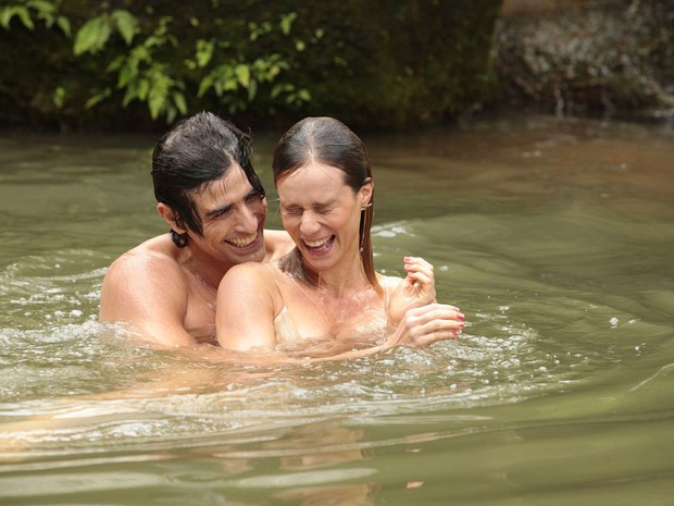 Nando e Juliana vivem momentos de puro romance (Foto: Guerra dos Sexos / TV Globo)