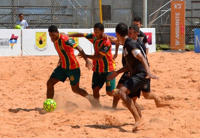 Lance de Sampaio e Rio Branco pela Copa do Brasil, em São Luís (Foto: Divulgação / CBSB)