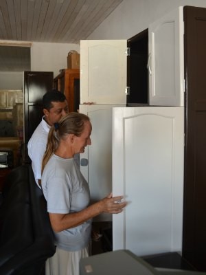 Clientela movimenta comércio de móveis usados em Cacoal (Foto: Paula Casagrande/G1)