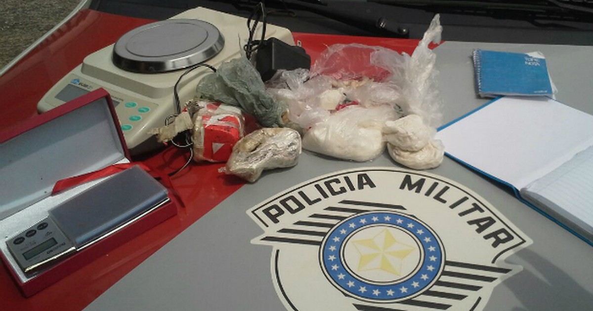 Polícia fecha ponto de tráfico de drogas em Laranjal Paulista - Globo.com