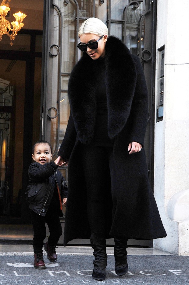 Kim Kardashian e North West (Foto: AKM GSI)
