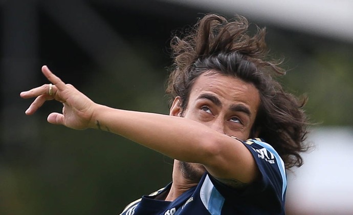 Valdivia treina normalmente e dá sequência a trabalho para ser titular