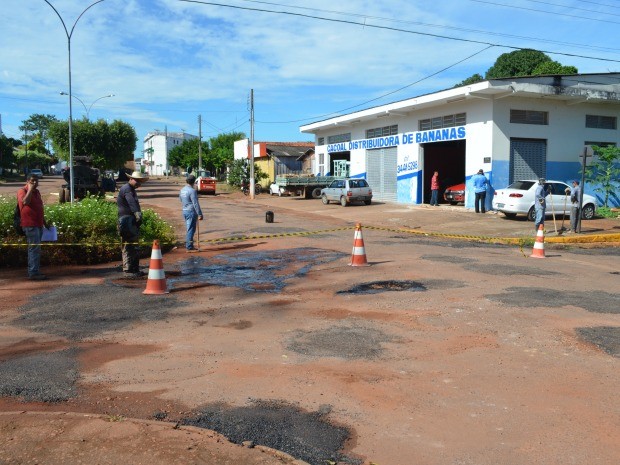 Atraso nas obras foram justificadas pela prefeitura com a burocracia nos processos licitatórios (Foto: Magda Oliveira/G1)