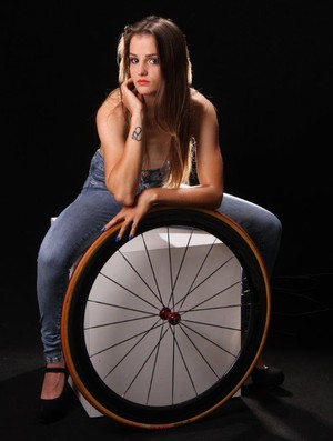 Renata Lopes ciclismo ensaio sensual (Foto: Ivan Storti/Divulgação)
