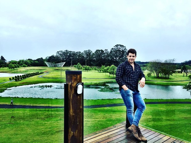 Cézar Lima afirma que não pretende estourar nacionalmente como cantor (Foto: Reprodução / Instagram)