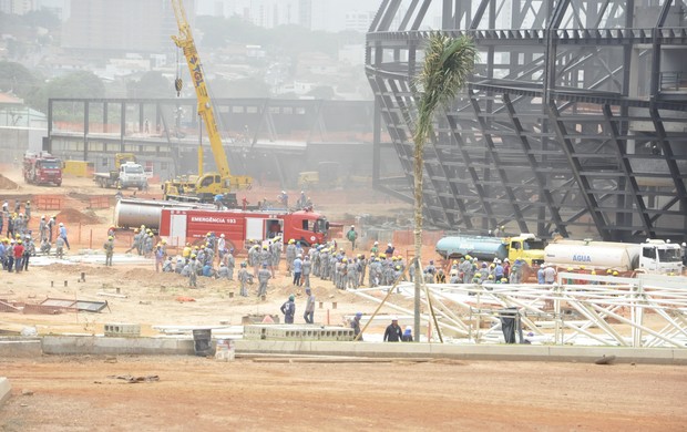 Incêndio na Arena Pantanal (Foto: Carolina Holland/G1)