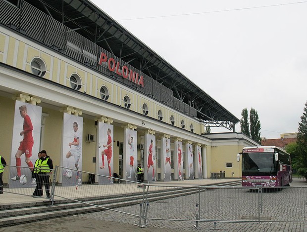 Entrada do estádio do Polonia Warszawa (Foto: Marcos Felipe / Globoesporte.com)
