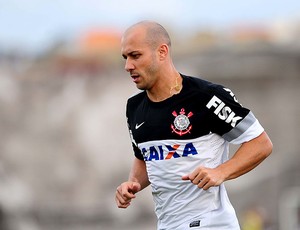 Alessandro treino Corinthians (Foto: Marcos Ribolli / Globoesporte.com)