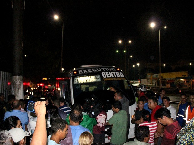 G1 No Am Homens Roubam Passageiros E Matam Motorista De Micro ônibus Notícias Em Amazonas 9260