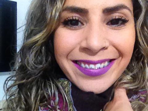 Cantora Carol Lima se apresentava em bares da Baixada Santista (Foto: Arquivo Pessoal)