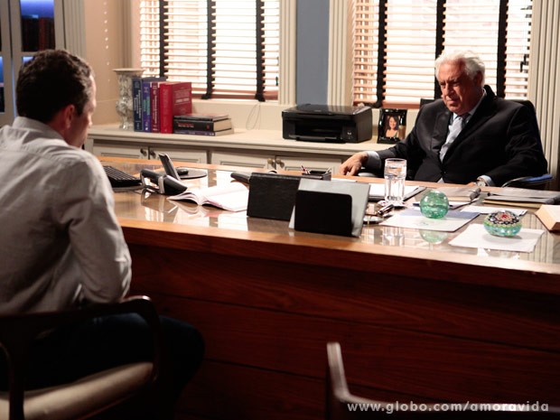 César quer saber de toda a verdade (Foto: Pedro Curi/ TV Globo) César quer saber de toda a verdade (Foto: Pedro Curi/ TV Globo)