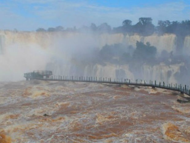 No dia 9 de junho, o volume de água das Cataratas bateu o recorde com a marca de 46,7 milhões de l/s  (Foto: Divulgação/Cataratas do Iguaçu S.A /Parque Nacional do Iguaçu)