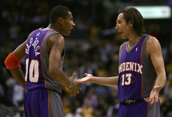 Leandrinho Steve Nash Phoenix Suns NBA Basquete (Foto: Getty Images)