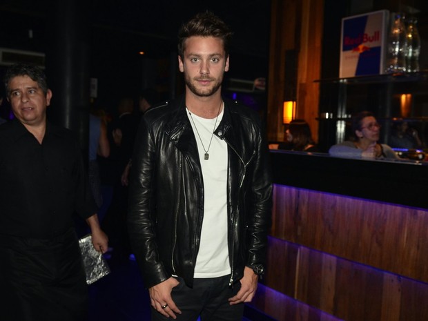 Cantor suíço Bastian Baker em festa na Zona Sul do Rio (Foto: Roberto Teixeira/ EGO)