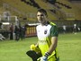 Douglas Borges lesiona o ombro e Voltaço procura goleiro para a Série C