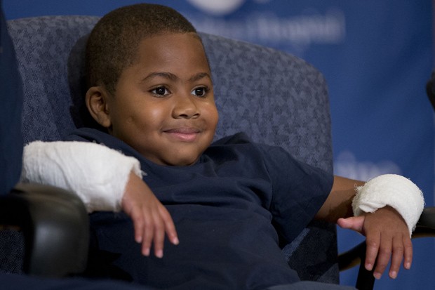 Zion Harvey sorri durante coletiva de imprensa nesta terça-feira (28) na Filadélfia  (Foto: AP Photo/Matt Rourke)