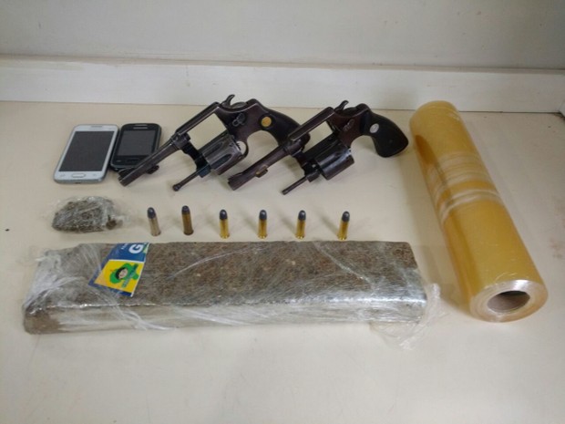 Materiais apreendidos por suspeita de receptação (Foto: Polícia Militar/Uberlândia)