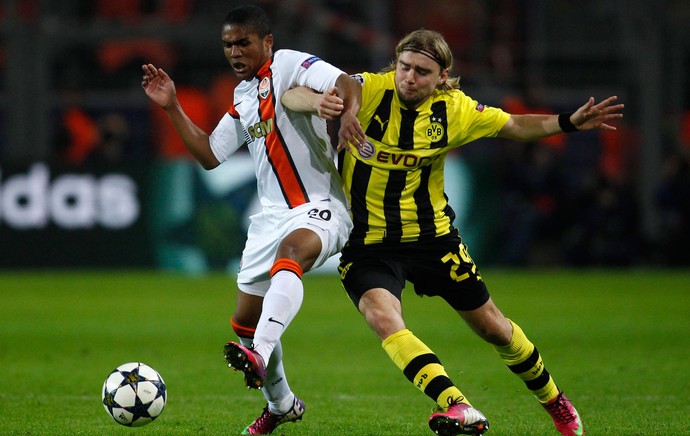 Douglas Costa, Borussia Dortmund x Shakhtar (Foto: Reuters)