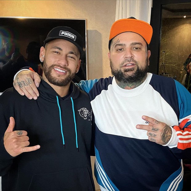 Neymar e o tatuador Adão Rosa (Foto: Reprodução/Instagram) Neymar e o tatuador Adão Rosa (Foto: Reprodução/Instagram)