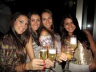 Filha de Renato Gaúcho comemora 18 anos com festa e champanhe