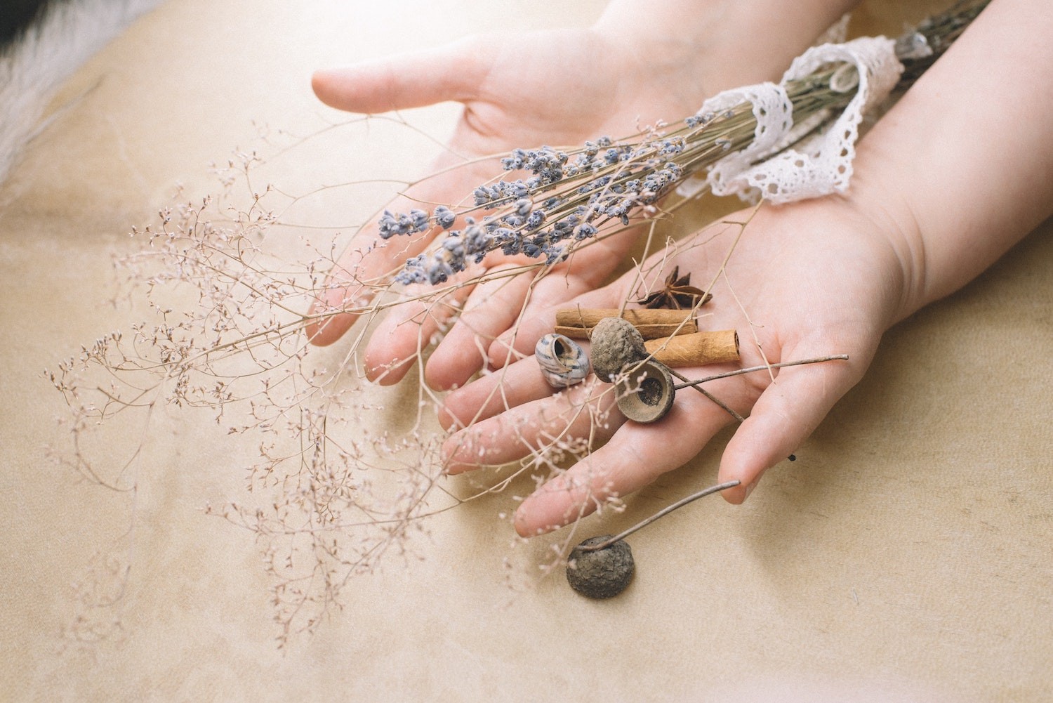 Ter um hobby que traz prazer pode estimular os hormônios da felicidade (Foto: Unsplash / Anthony Ievlev / CreativeCommons) Ter um hobbie que possa trazer prazer pode estimular os hormônios de felicidade (Foto: Unsplash / Anthony Ievlev / CreativeCommons)