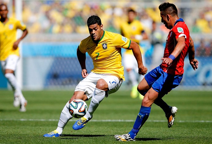 Hulk Brasil Isla Chile Mineirão (Foto: Agência Reuters) Hulk Brasil Isla Chile Mineirão (Foto: Agência Reuters)