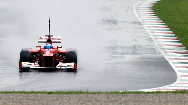 Alonso no treino da F1 em Mugello (Foto: Reuters)
