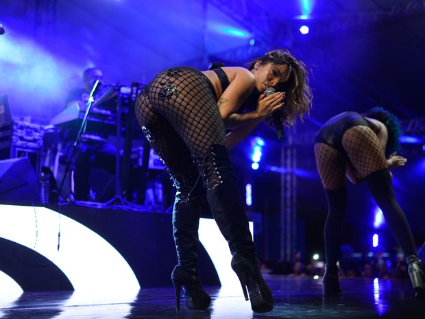 Anitta em show em Salvador, na Bahia (Foto: André Muzell/ Brazil News)