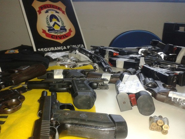 Policiais civis em greve entregaram as armas nesta segunda-feira (16) em todo o Tocantins (Foto: Divulgação/Polícia Civil)