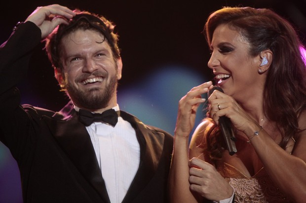 Ivete Sangalo com Saulo Fernandes no Festival de Verão de Salvador, na Bahia (Foto: Fred Pontes/ Divulgação)