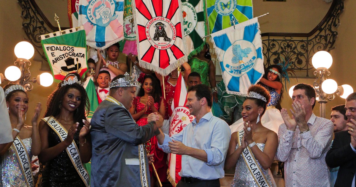 G1 - Cerimônia com corte e prefeito de Porto Alegre abre carnaval ... - Globo.com