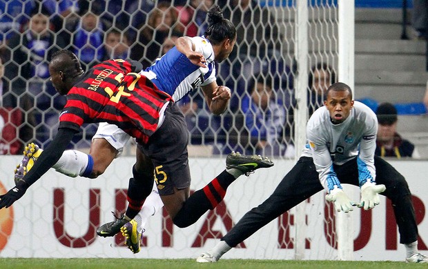 Helton na partida do Porto contra o Manchester City (Foto: Reuters)