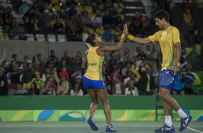 Marcelo Melo e Teliana Pereira contra Jack Sock e Bethanie Mattek-Sands (EUA) (Foto: Alexandre Cassiano/O Globo/Nopp)