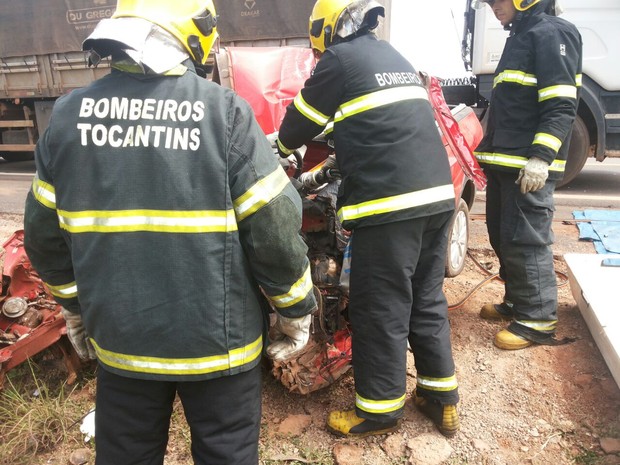 Acidente aconteceu entre Colinas do Tocantins e Nova Olinda (Foto: Bombeiros/ Divulgação)