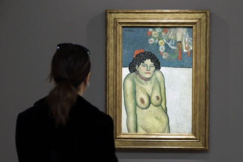 "La Gommeuse” (1901), pintura da fase azul de Pablo Picasso, reúne duas obras em uma: de um lado, uma prostituta, do outro um retrato do galerista do artista, Pere Mañach. A obra foi vendida a US$ 67,5 milhões