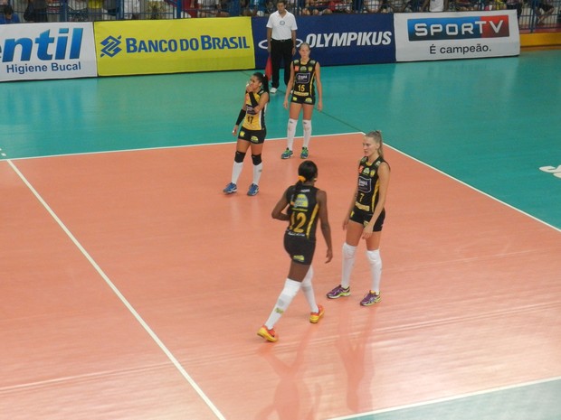 Mari, Praia Clube, Superliga (Foto: Gullit Pacielle)