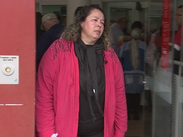 Moradora de Sarapuí busca serviços bancários em Itapetininga (Foto: Reprodução/ TV TEM) Moradora de Sarapuí busca serviços bancários em Itapetininga (Foto: Reprodução/ TV TEM)