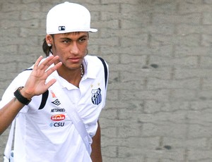 Neymar no desembarque do Santos (Foto: Ag. Estado)