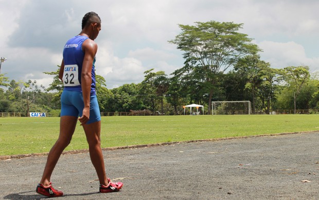 Pista de ;atletismo; Piauí (Foto: Náyra Macêdo/GLOBOESPORTE.COM)