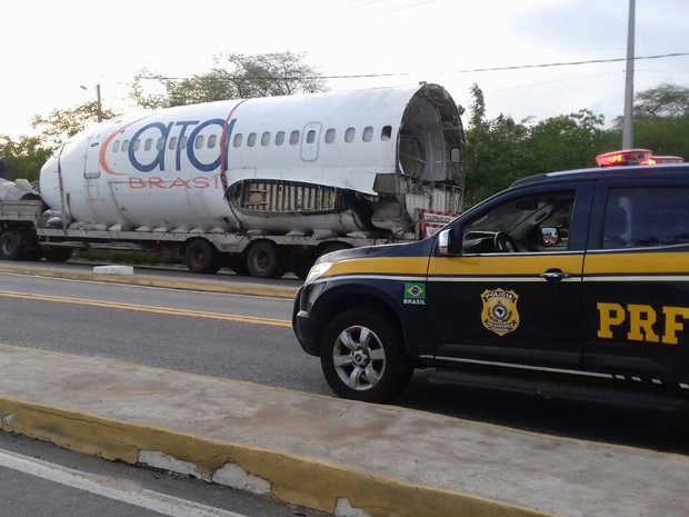 [Brasil] Sucata de avião apreendida na BR-020 havia sido comprada em leilão Boing