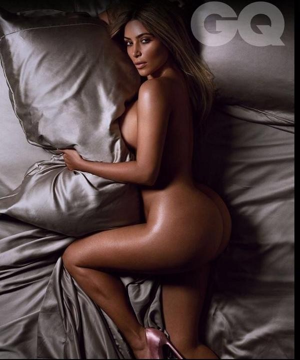 Kim Kardashian posou nua para a GQ (Foto: Reprodução GQ)