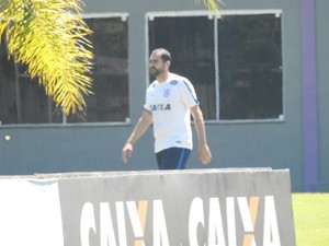 Fora da lista do Paulistão, Danilo faz trabalhos de fisioterapia no Corinthians