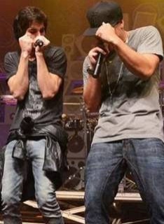 Novo solteiro, Fiuk curte festa ao lado de Thiago Martins (Ari Kaye / Divulgação)