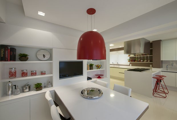 Apartamento com ambientes integrados em Perdizes (Foto: Romulo Fialdini / divulgação)