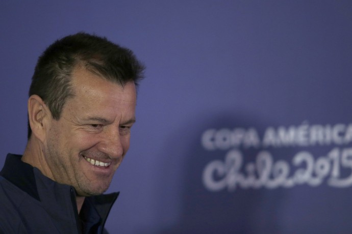 Dunga - coletiva da Seleção (Foto: EFE)