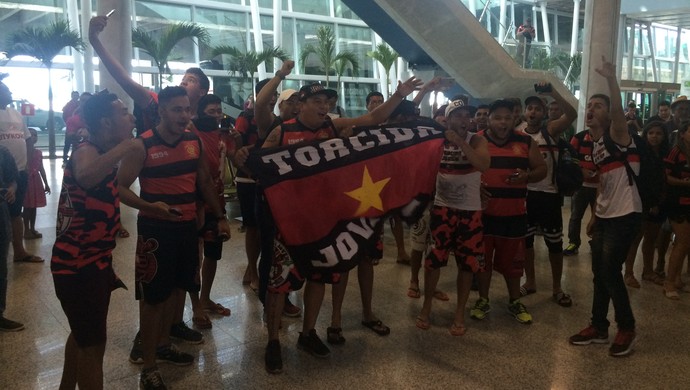 RN - desembarque Flamengo Natal (Foto: Luiz Henrique/GloboEsporte.com)