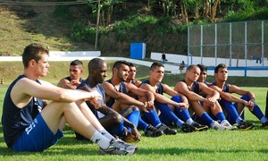 Nacional-AM reforços treino (Foto: Isabella Pina)