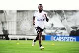 Mendoza ganha moral com Tite e recebe elogios: "Ele vai dentro" Mendoza ganha moral com Tite e recebe elogios: "Ele vai dentro"