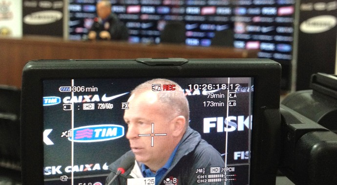 Mano menezes coletiva corinthians (Foto: Sergio Gandolphi)