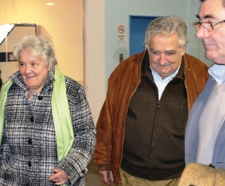 mujica jogo uruguai centenário (Foto: Lucas Rizzatti/GloboEsporte.com)